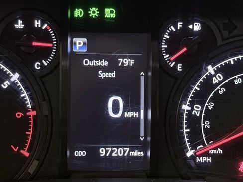Used 2021 Toyota 4Runner SR5 Premium w/ Moonroof Package RWD image 18