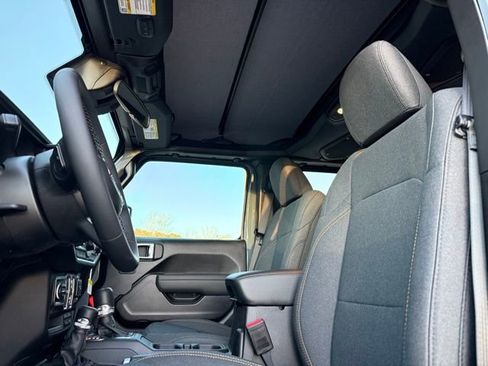 New 2026 Jeep Gladiator Sport AWD/4WD image 25