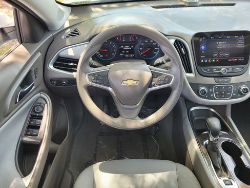 Used 2022 Chevrolet Malibu LT FWD image 16
