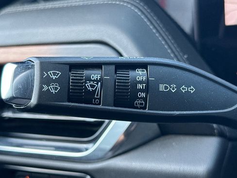 Used 2025 GMC Yukon Denali AWD/4WD image 35
