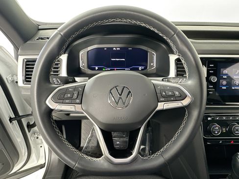 Used 2023 Volkswagen Atlas Cross Sport SE FWD image 11