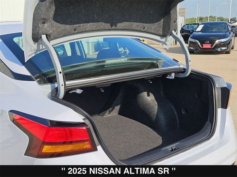 New 2025 Nissan Altima 2.5 SR image 27