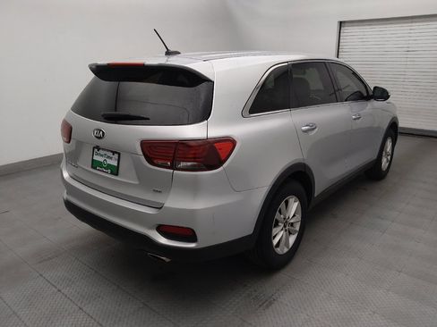 Used 2019 Kia Sorento L FWD image 9