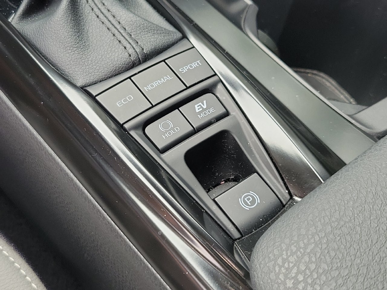Used 2025 Toyota Camry SE FWD image 29