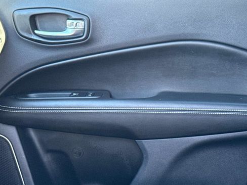 Used 2021 Jeep Compass Latitude w/ Sun and Sound Group image 21