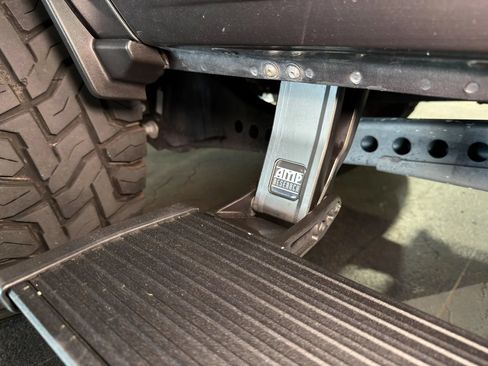 Used 2024 RAM 2500 Big Horn w/ Night Edition AWD/4WD image 21