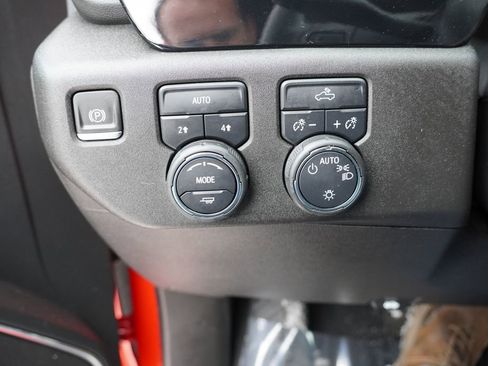 Certified 2024 Chevrolet Silverado 1500 LT image 22