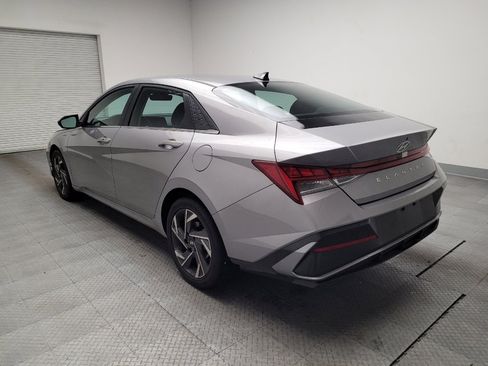 Used 2025 Hyundai Elantra SEL image 5