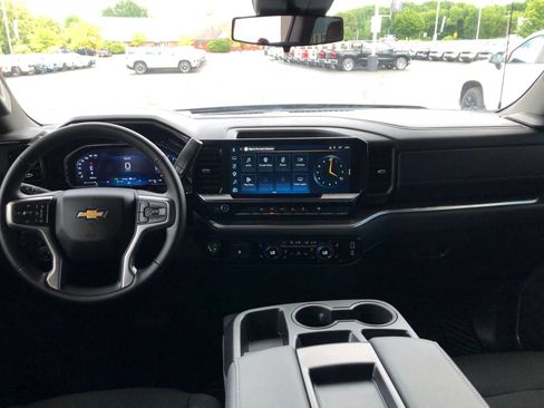 Used 2026 Chevrolet Silverado 1500 LT AWD/4WD image 13