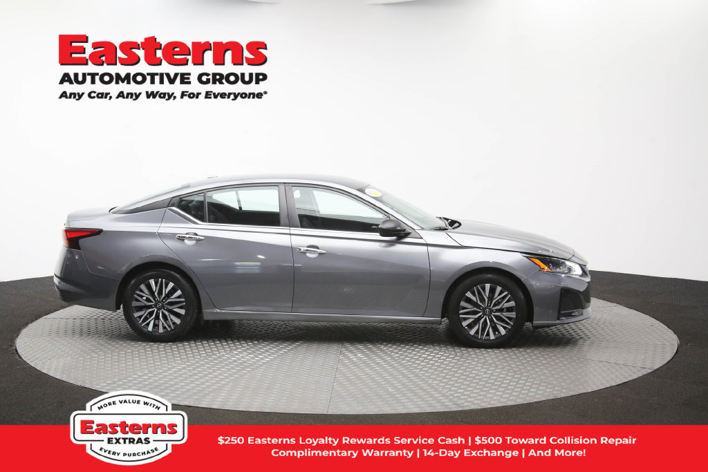 Used 2024 Nissan Altima 2.5 SV FWD image 48