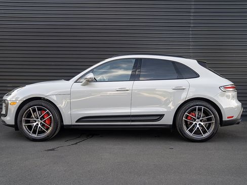 Certified 2025 Porsche Macan S AWD/4WD image 2
