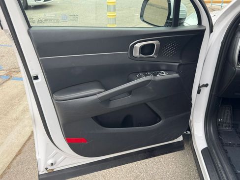 Used 2024 Kia Sorento S image 20