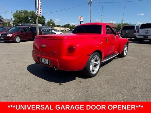 Used 2006 Chevrolet SSR w/ Preferred Equipment Group RWD image 3