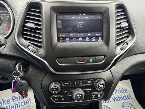 Used 2021 Jeep Cherokee Latitude FWD image 49
