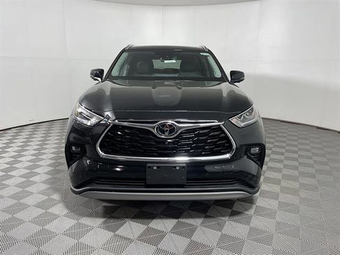 New 2026 Toyota Highlander Limited AWD/4WD image 2