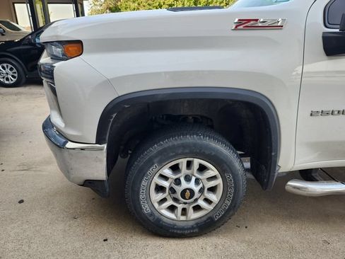 Used 2022 Chevrolet Silverado 2500 LT w/ Convenience Package AWD/4WD image 7