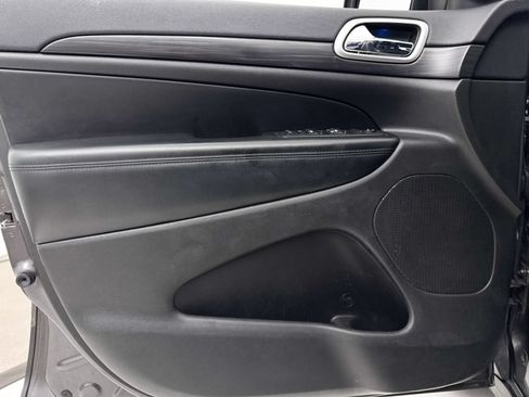 Used 2019 Jeep Grand Cherokee Altitude RWD image 25