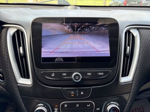 Used 2023 Chevrolet Malibu LT image 37