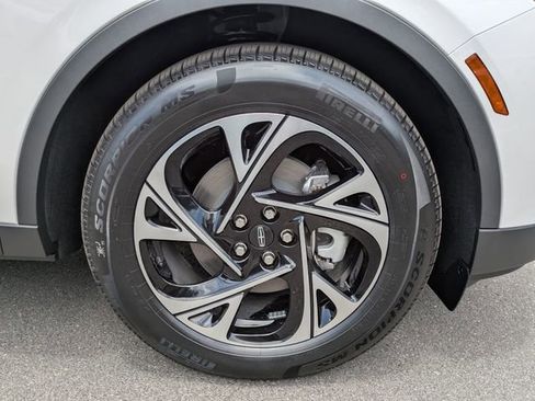 New 2026 Lincoln Nautilus Premier AWD/4WD image 11