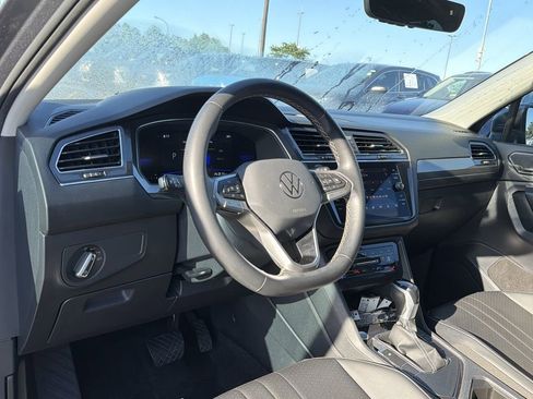 Used 2023 Volkswagen Tiguan SE FWD image 10