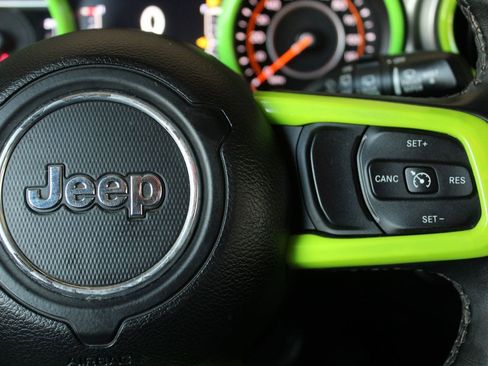 Used 2018 Jeep Wrangler Unlimited Sport S AWD/4WD image 41