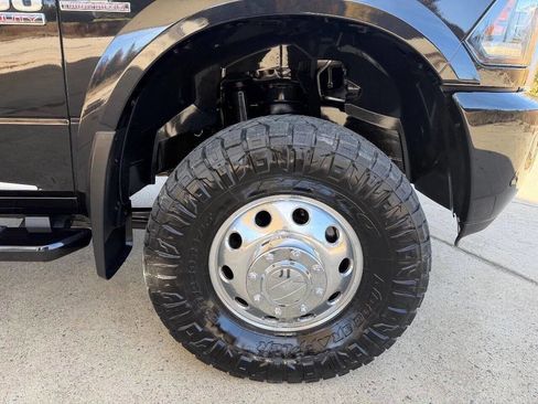 Used 2018 RAM 3500 Laramie Longhorn image 9