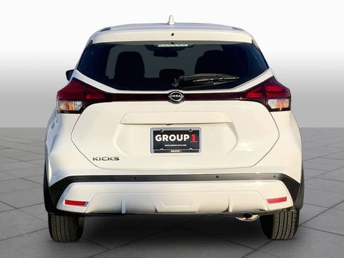 Used 2023 Nissan Kicks S image 5