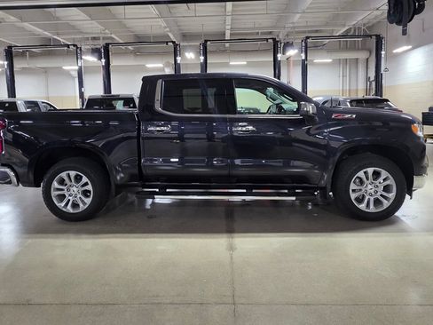 Used 2022 Chevrolet Silverado 1500 LTZ w/ LTZ Convenience Package II AWD/4WD image 8
