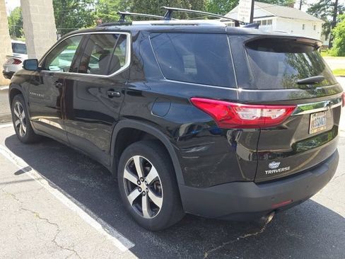 Used 2018 Chevrolet Traverse LT FWD image 3