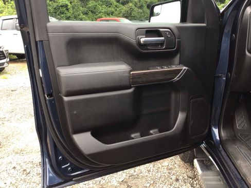 Used 2021 Chevrolet Silverado 1500 LT w/ Convenience Package II AWD/4WD image 10