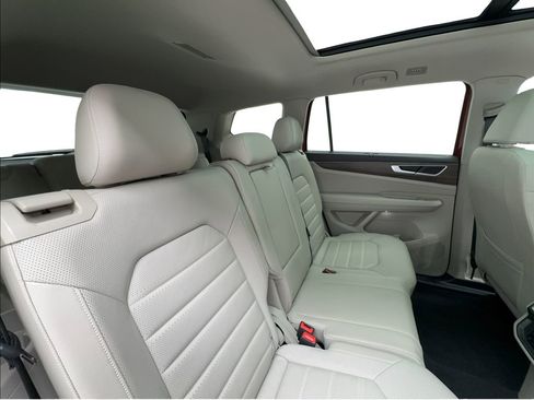 Used 2024 Volkswagen Atlas SEL AWD/4WD image 28