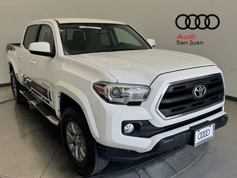 Used 2017 Toyota Tacoma SR5 w/ Tow Package RWD image 1