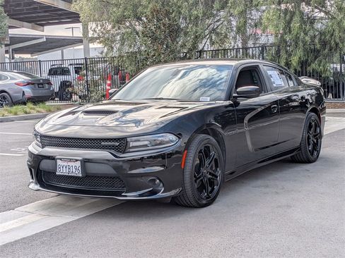Used 2021 Dodge Charger R/T w/ Blacktop Package image 2