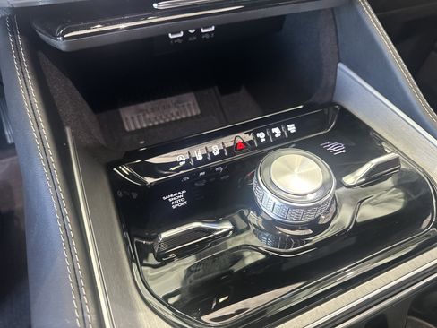 New 2026 Jeep Grand Wagoneer L Limited AWD/4WD image 37