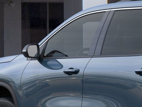 New 2026 Chevrolet Traverse LT w/ Enhanced Driving Package FWD image 12