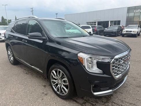 Used 2022 GMC Terrain Denali w/ LPO, Floor Liner Package AWD/4WD image 3