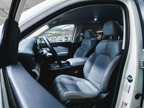 Used 2025 Honda Pilot EX-L image 16