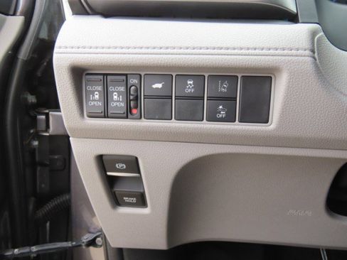 Used 2019 Honda Odyssey EX-L image 25