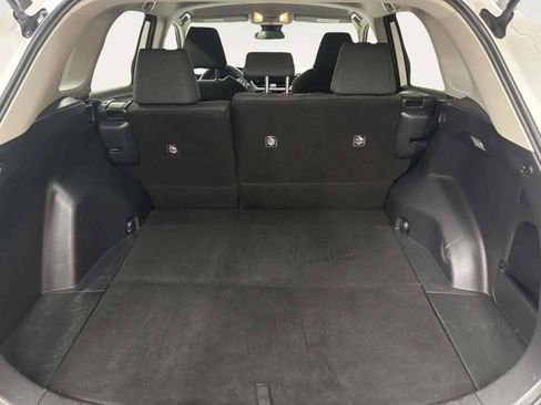 Used 2021 Toyota RAV4 LE FWD image 6