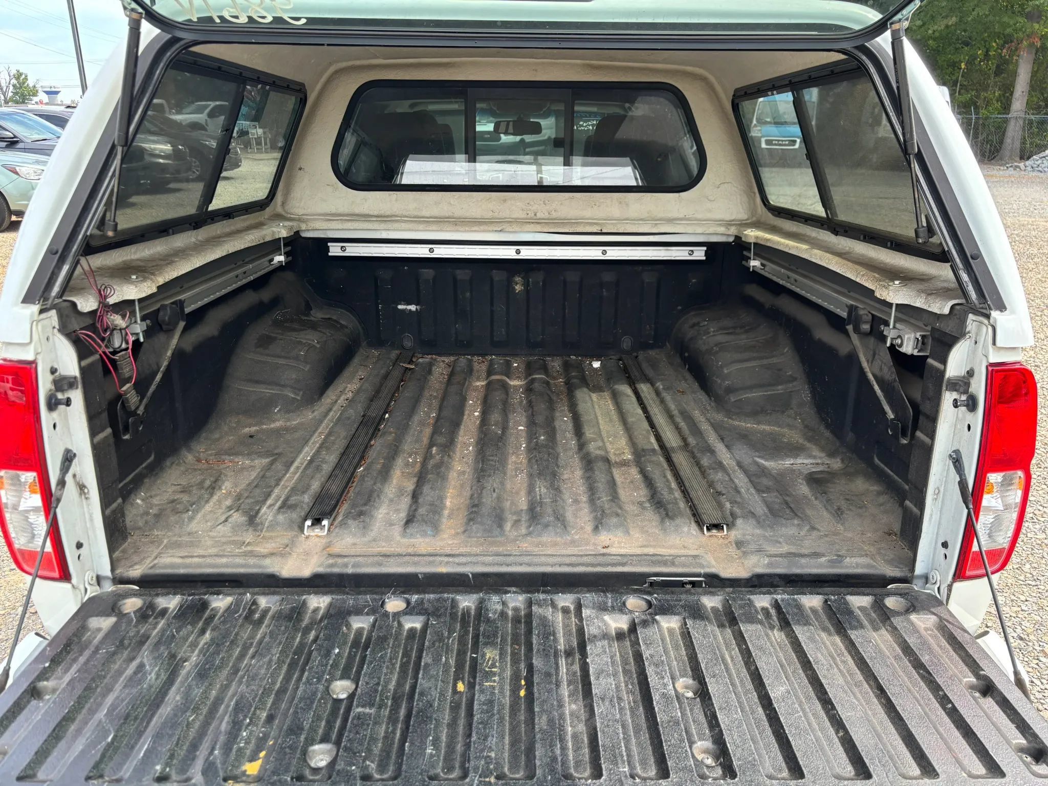 Used 2015 Nissan Frontier PRO-4X w/ Pro-4x Luxury Package AWD/4WD image 14