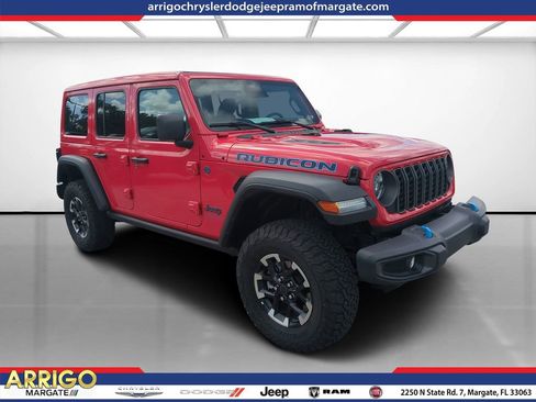 Used 2025 Jeep Wrangler Unlimited Rubicon 4xe w/ Convenience Group AWD/4WD image 1