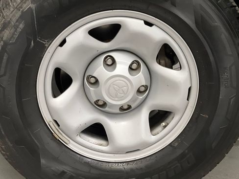 Used 2016 Toyota Tacoma SR RWD image 47