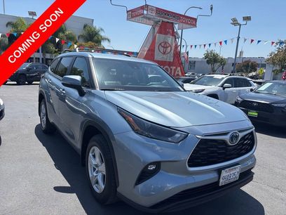 Used 2023 Toyota Highlander LE