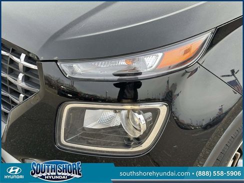 Certified 2023 Hyundai Venue SEL w/ Cargo Package image 11