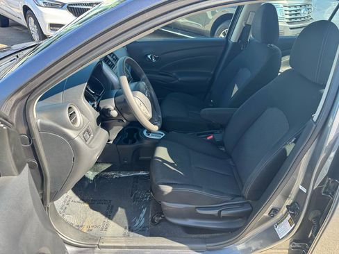 Used 2018 Nissan Versa SV image 13