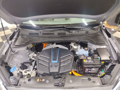 Certified 2023 Hyundai Kona Limited w/ Cargo Package image 6