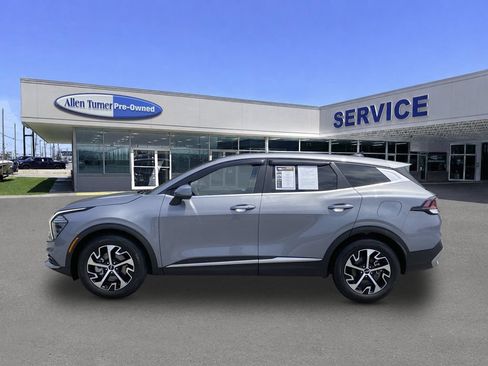Used 2024 Kia Sportage EX FWD image 5