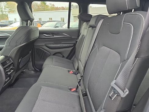 New 2025 Jeep Grand Cherokee Laredo X image 16