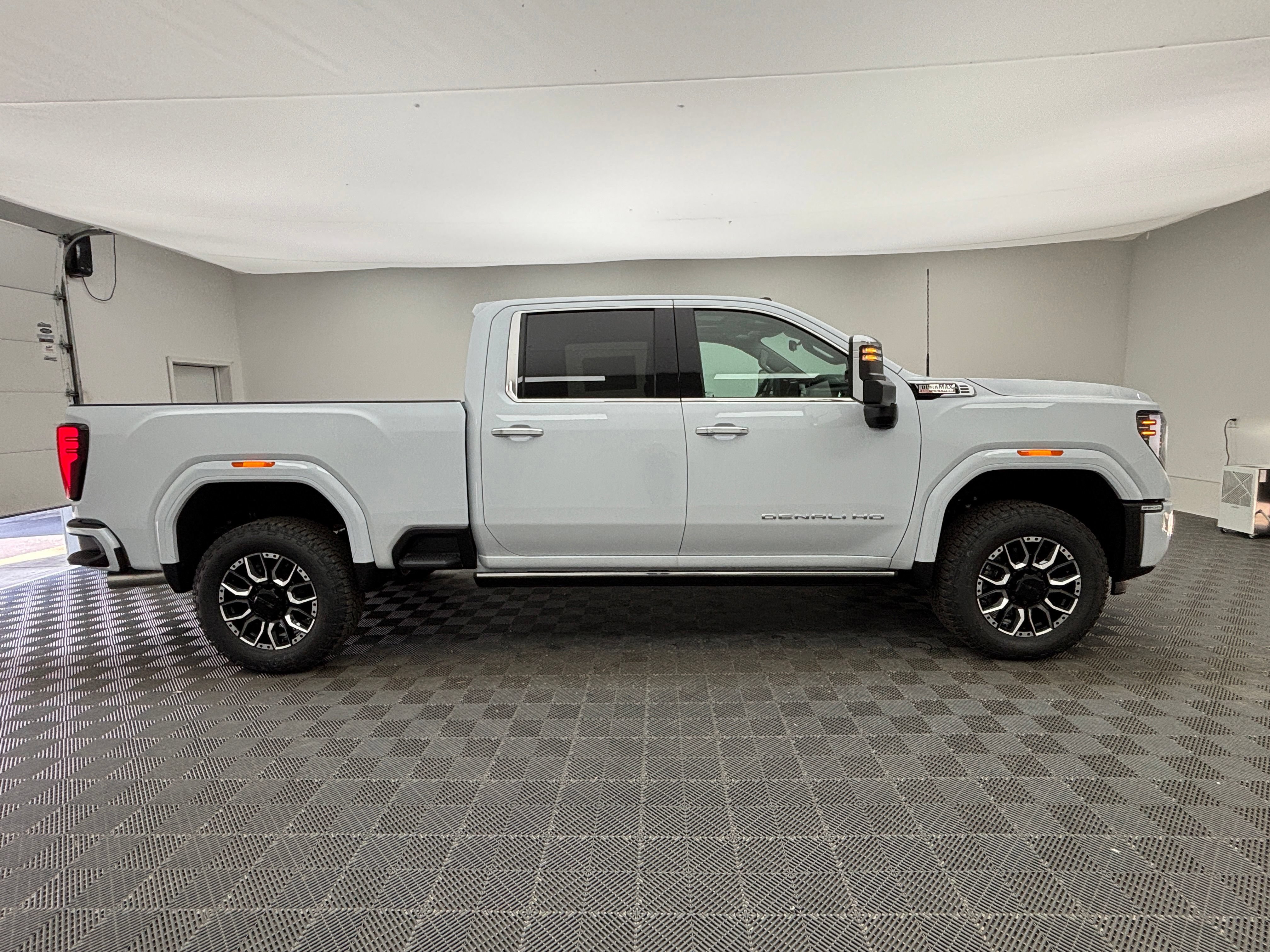 New 2026 GMC Sierra 3500 Denali AWD/4WD image 9