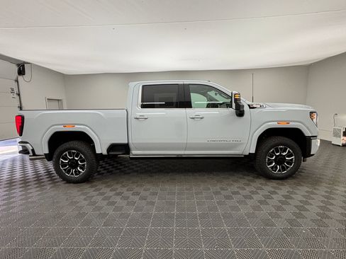 New 2026 GMC Sierra 3500 Denali w/ Denali Reserve Package AWD/4WD image 9